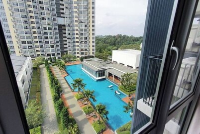 Lovely modern condo (5) with pool view @ Bangi