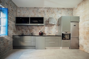 Four, plaque de cuisson