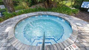 Pool - Brighton 107 3 Br renovated ocean view (Myrtle Beach)