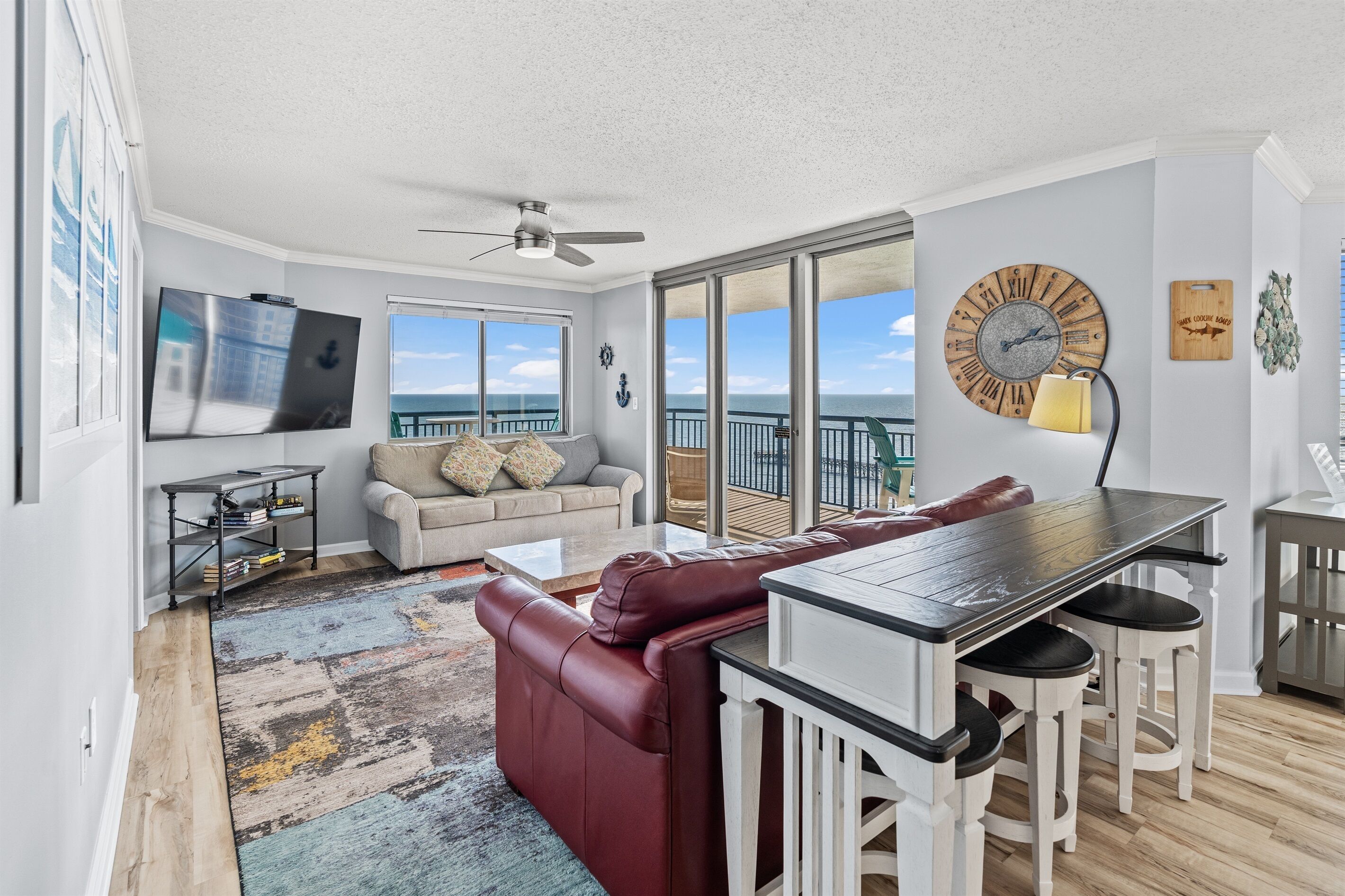 Smart TV, biblioteca musical, videoteca