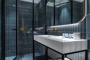 Signature Studio, Non Smoking, City View | Bathroom | Shower, free toiletries, hair dryer, towels