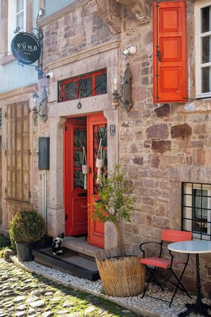 Exterior - Cunda Yund 1922 (Ayvalik)