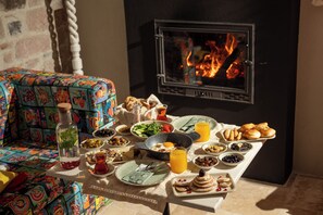 Petit déjeuner complet compris tous les jours