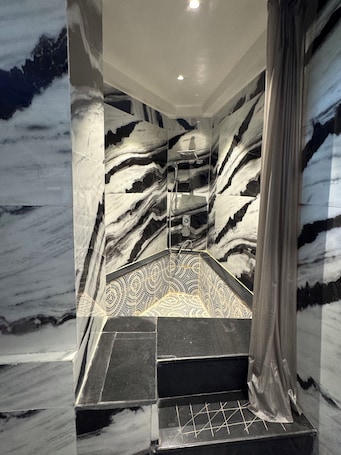 Superior Double Room, City View | Bathroom. Sky Star Hotel