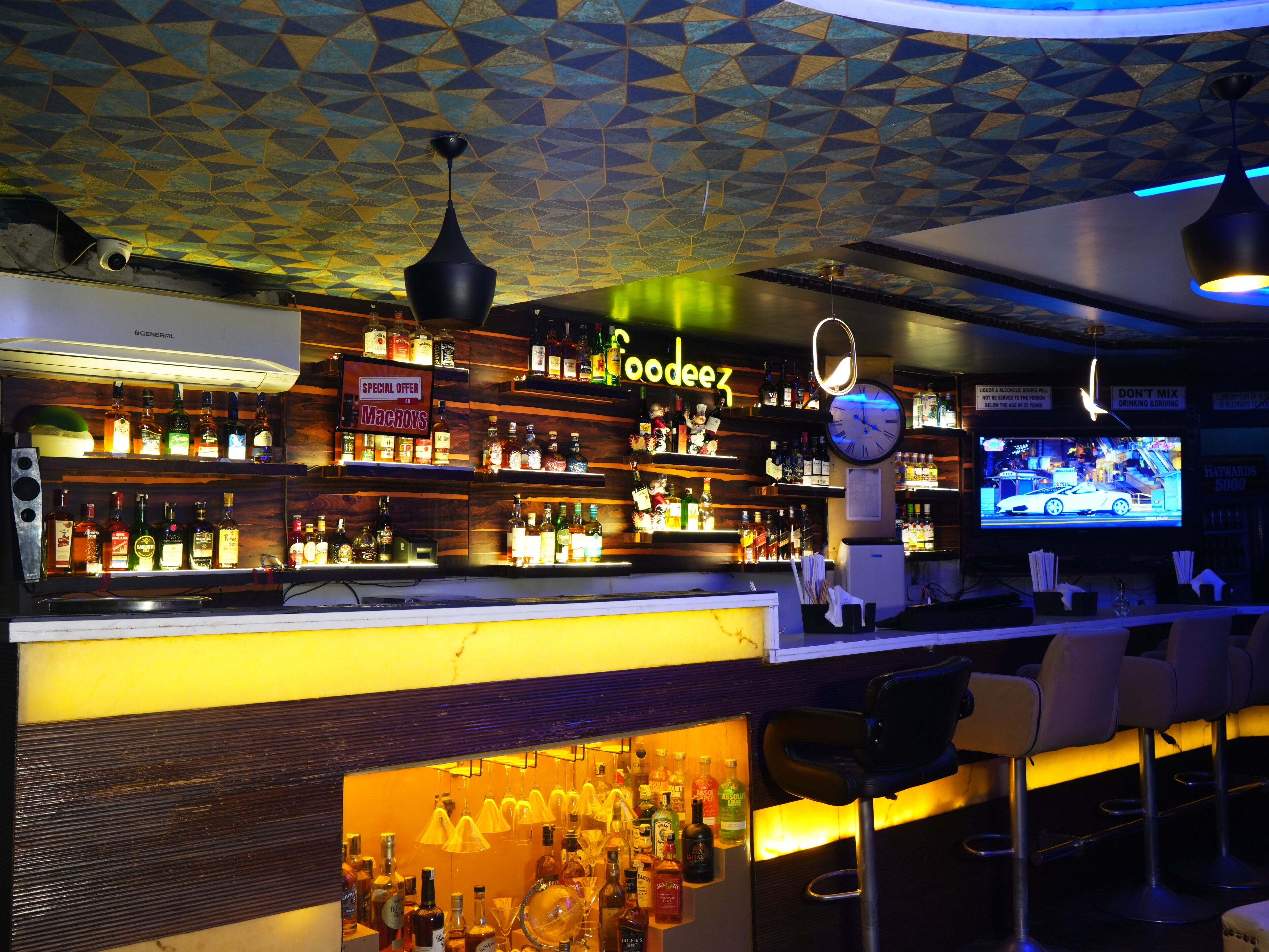 Bar (en la propiedad)
