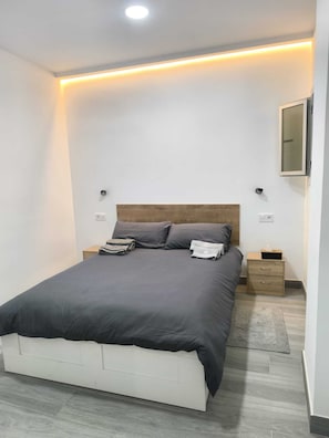 1 chambre, fer et planche à repasser, Wi-Fi, draps fournis