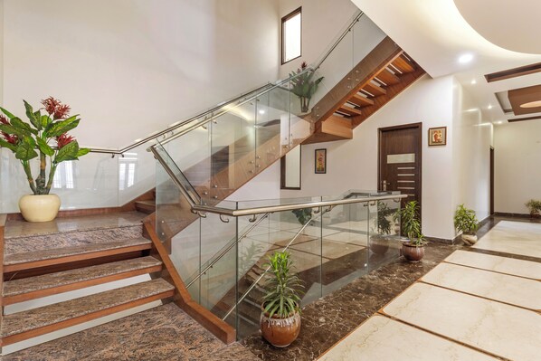 Interior entrance - MIRANDA by AKAMA STAYS (Noida)