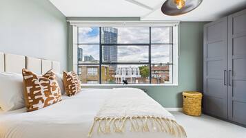 Classic-lejlighed - 2 soveværelser - byudsigt | Individuelt design, individuel indretning, skrivebord