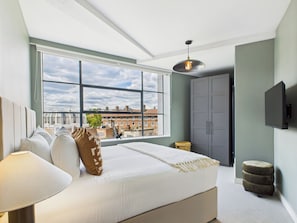 Classic Apartment, 2 Bedrooms, City View