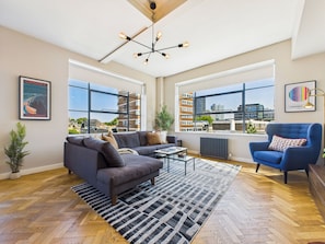 2 habitaciones, decoración personalizada y muebles diferentes 