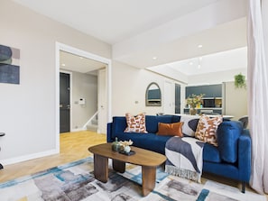 Deluxe Duplex, City View | 2 bedrooms, individually decorated, individually furnished, desk