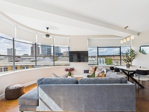 2 habitaciones, decoración personalizada y muebles diferentes 