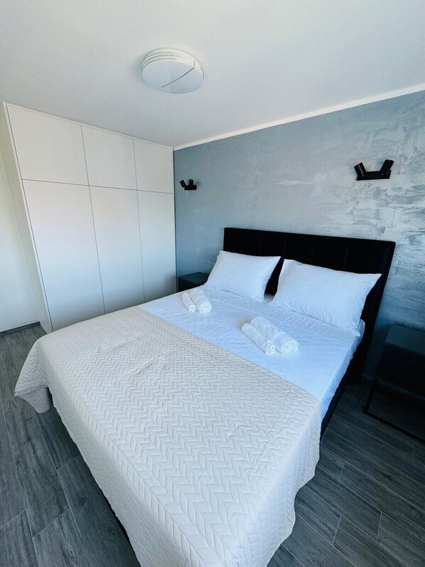 1 bedroom, free WiFi, bed sheets