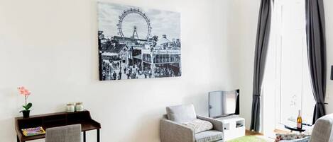 1 chambre, bureau, fer et planche à repasser, Wi-Fi gratuit