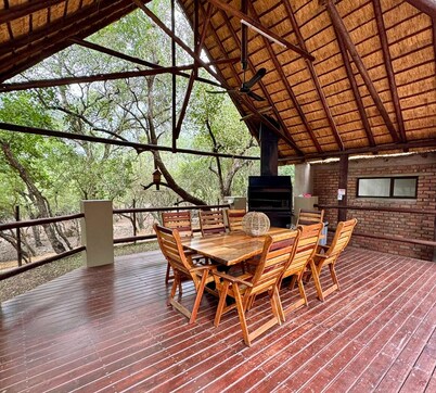 Singwe Private Safari lodge