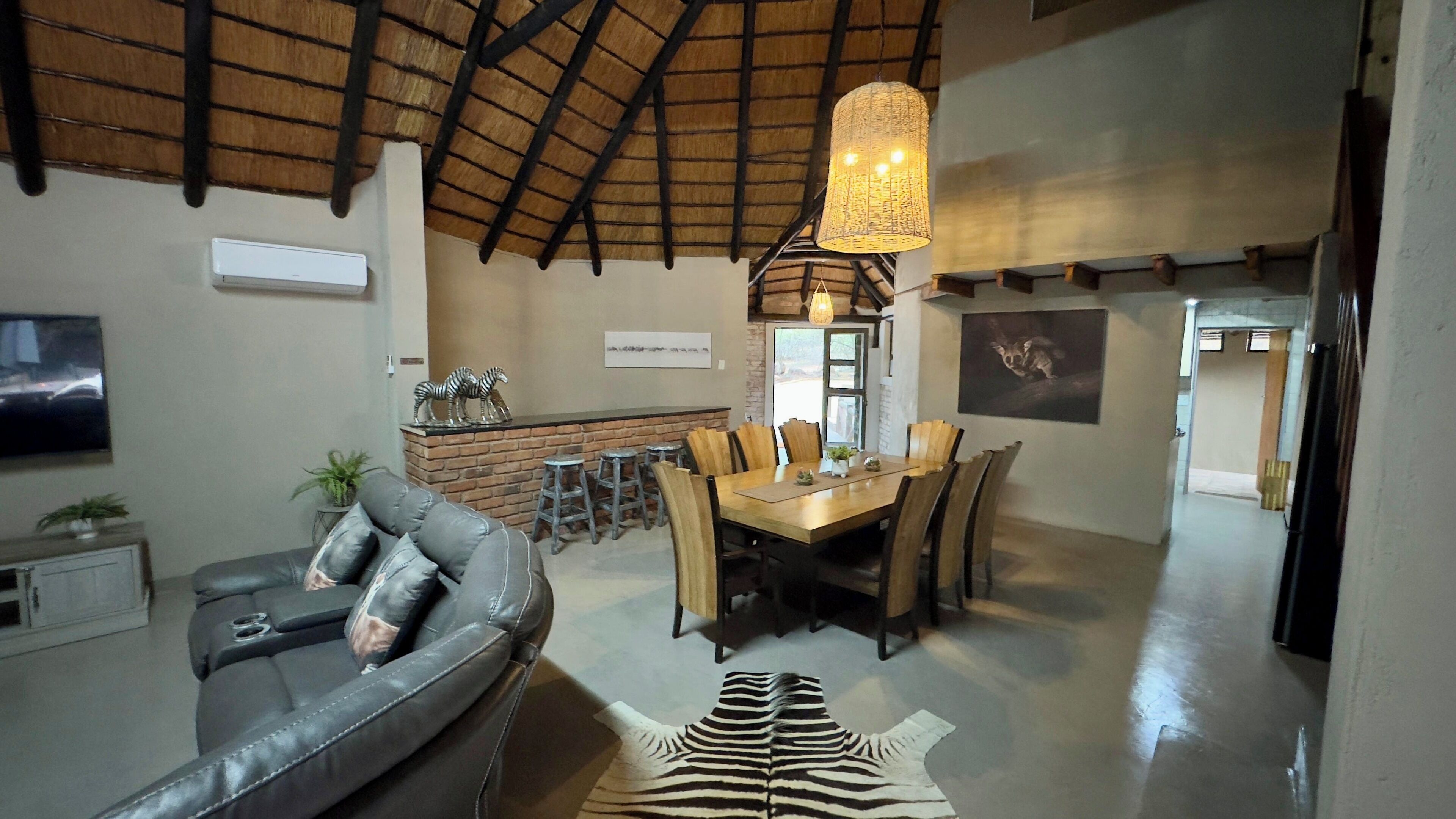 Luxury House, Park View | Living area