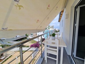King Suite With Sea View | Balcony
