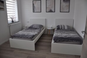 3 chambres, accès au Wi-Fi (inclus), literie fournie