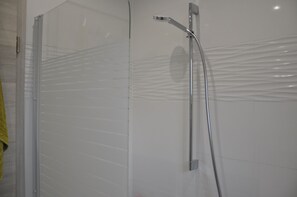 Handdukar och toalettpapper