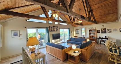 5-bedroom house in tranquil Corolla with AC, 2 boats and 4x4 Jeep available!