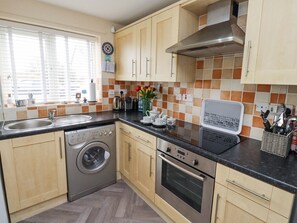 Batterie de cuisine, vaisselle et ustensiles