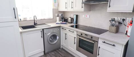 コテージ | 専用キッチン | 調理器具と食器