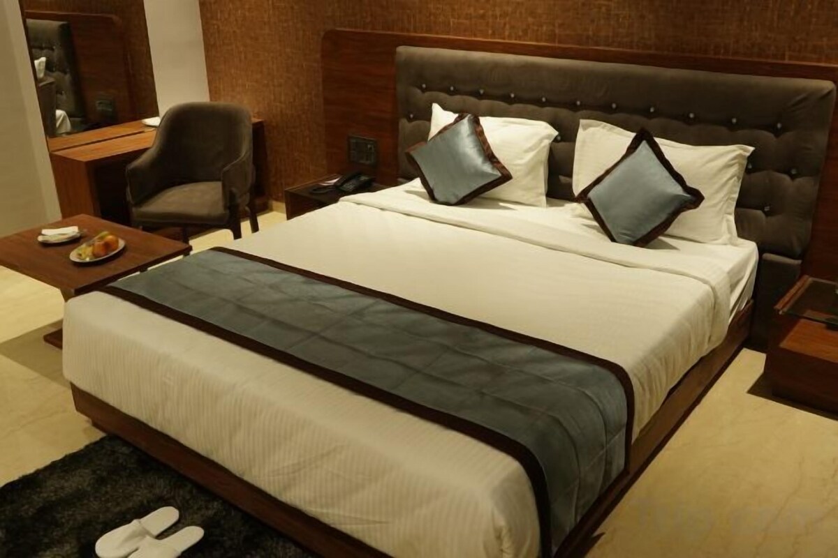 In-room safe, desk, laptop workspace, iron/ironing board (on request)