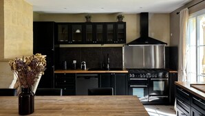 Private kitchen - Heated pool, House in the heart of the vineyards (Puisseguin)