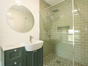 Shower - Fir Grove (Menai Bridge)