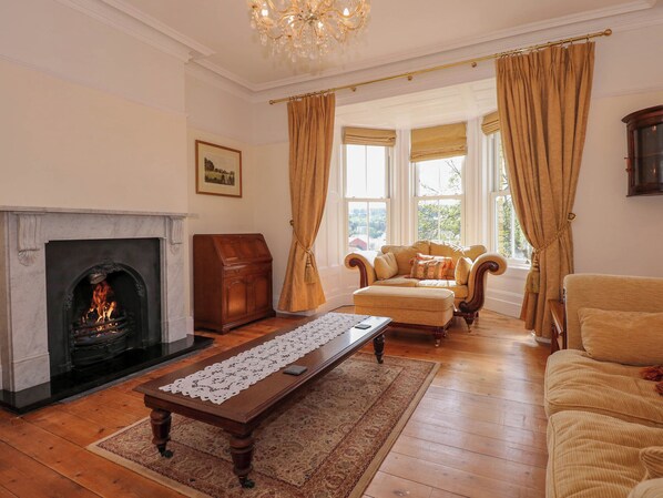 Living area - Fir Grove (Menai Bridge)