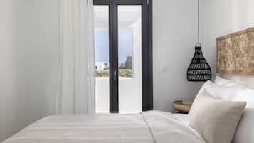 Signature-Suite, eigener Pool | Zimmersafe, Verdunkelungsvorhänge, schallisolierte Zimmer