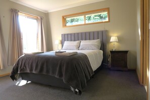 3 makuuhuonetta, silitysrauta/-lauta, Wi-Fi, vuodevaatteet