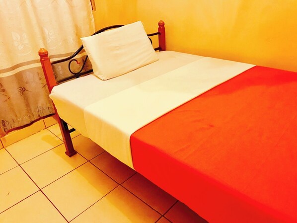 Economy Double Room, City View | Free WiFi, bed sheets - Kisumu Travelers Hotel (Kisumu)