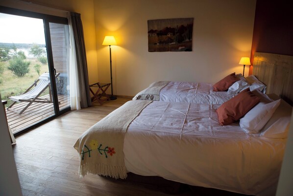 Standard Double or Twin Room, Balcony, Lake View | Teres/patio