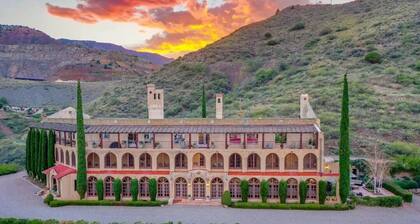 Historic Luxury Mansion in Jerome Views of Sedona