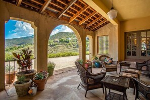 Terrace/patio - Historic Luxury Mansion in Jerome Views of Sedona (Sedona)