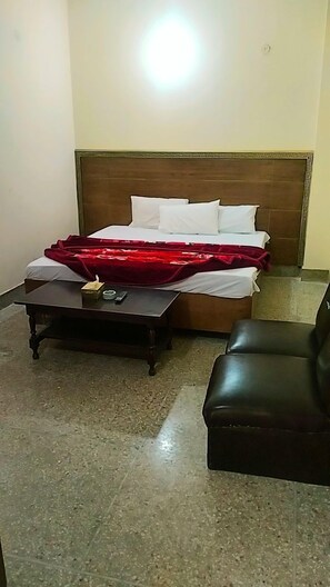 Double Room | Free WiFi
