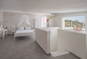 4 chambres, coffres-forts dans les chambres, bureau