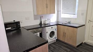 House | Private kitchen | Fridge, oven, stovetop, electric kettle