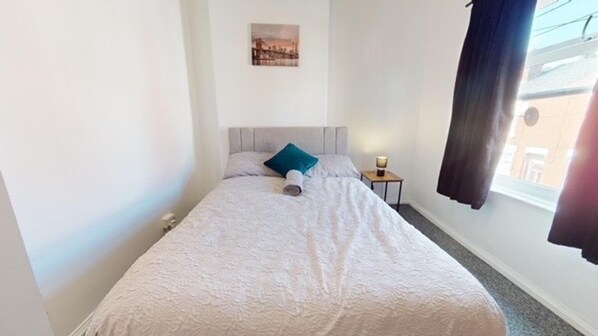 House | 3 bedrooms, free WiFi, bed sheets