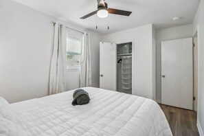 2 bedrooms, iron/ironing board, WiFi, bed sheets