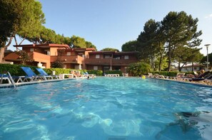 Pool - Family getaway with pool in Bibione (Bibione)
