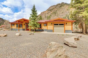 House (3 Bedrooms) | Interior - On-site River Access: Mtn-view Ouray Oasis! (Ouray)
