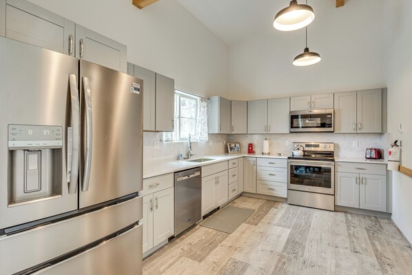 House (3 Bedrooms) | Interior