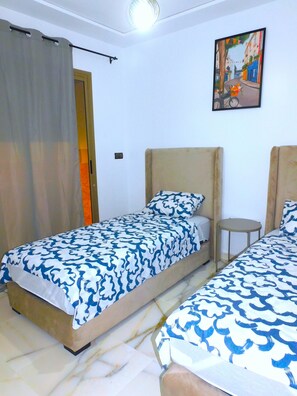 2 chambres, fer et planche à repasser, Wi-Fi gratuit, draps fournis