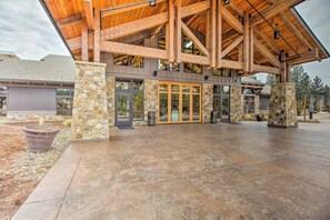 House (4 Bedrooms) | Interior - Hot Tub: Family Retreat 22 Mi to Mt Bachelor! (Bend)