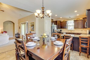 House (3 Bedrooms) | Interior