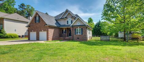 House (3 Bedrooms) | Front of property