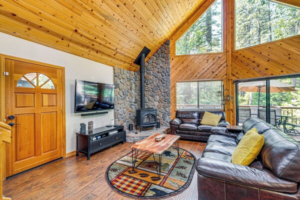 Blue Lake Mountain Retreat W/ Lake & Pool Access - Californie