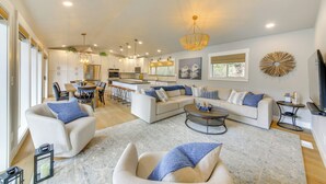 House (2 Bedrooms) | Interior - Peaceful Cabin w/ Dock on Lake Pend Oreille (Sagle)
